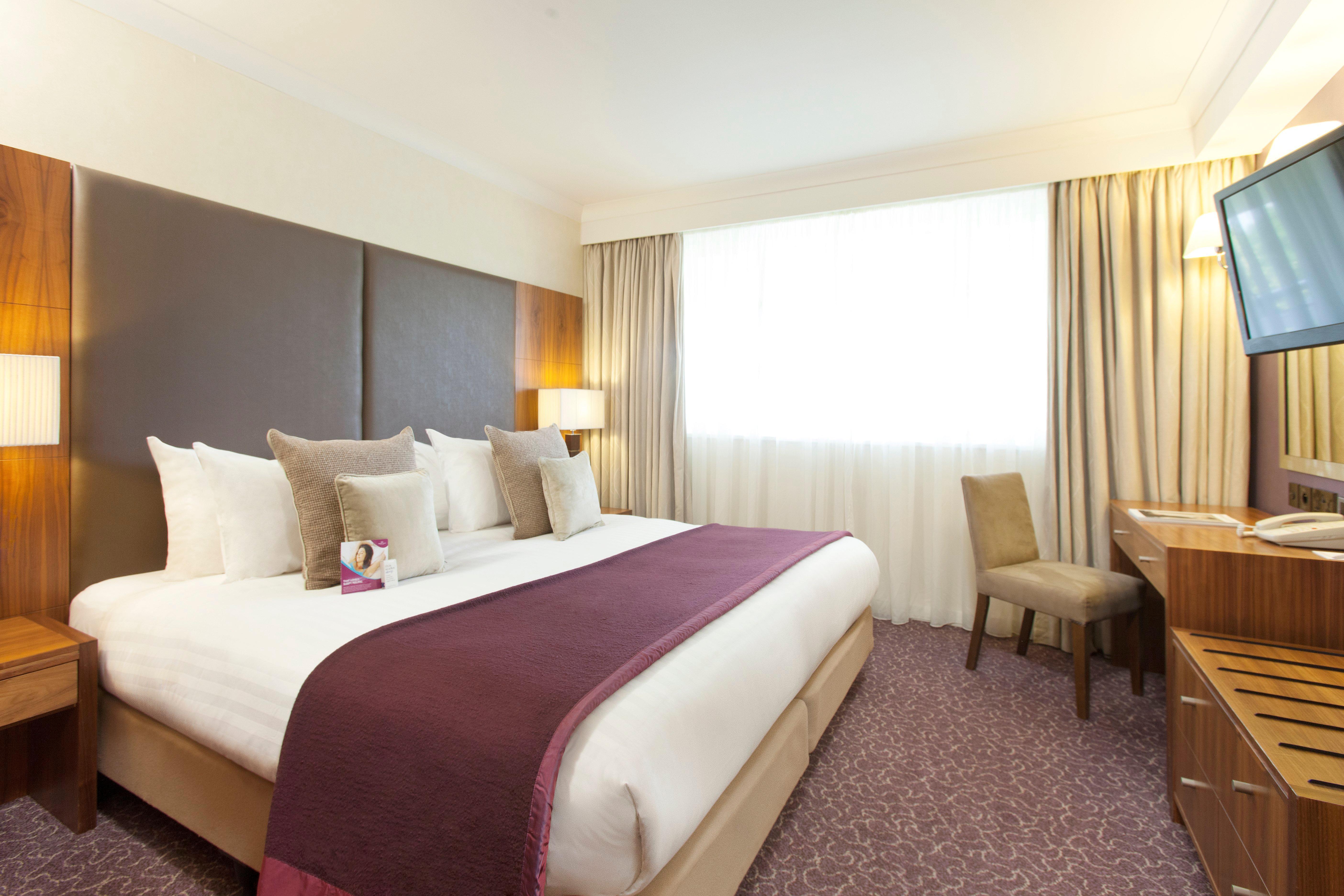 Crowne Plaza Reading Hotel Exterior photo