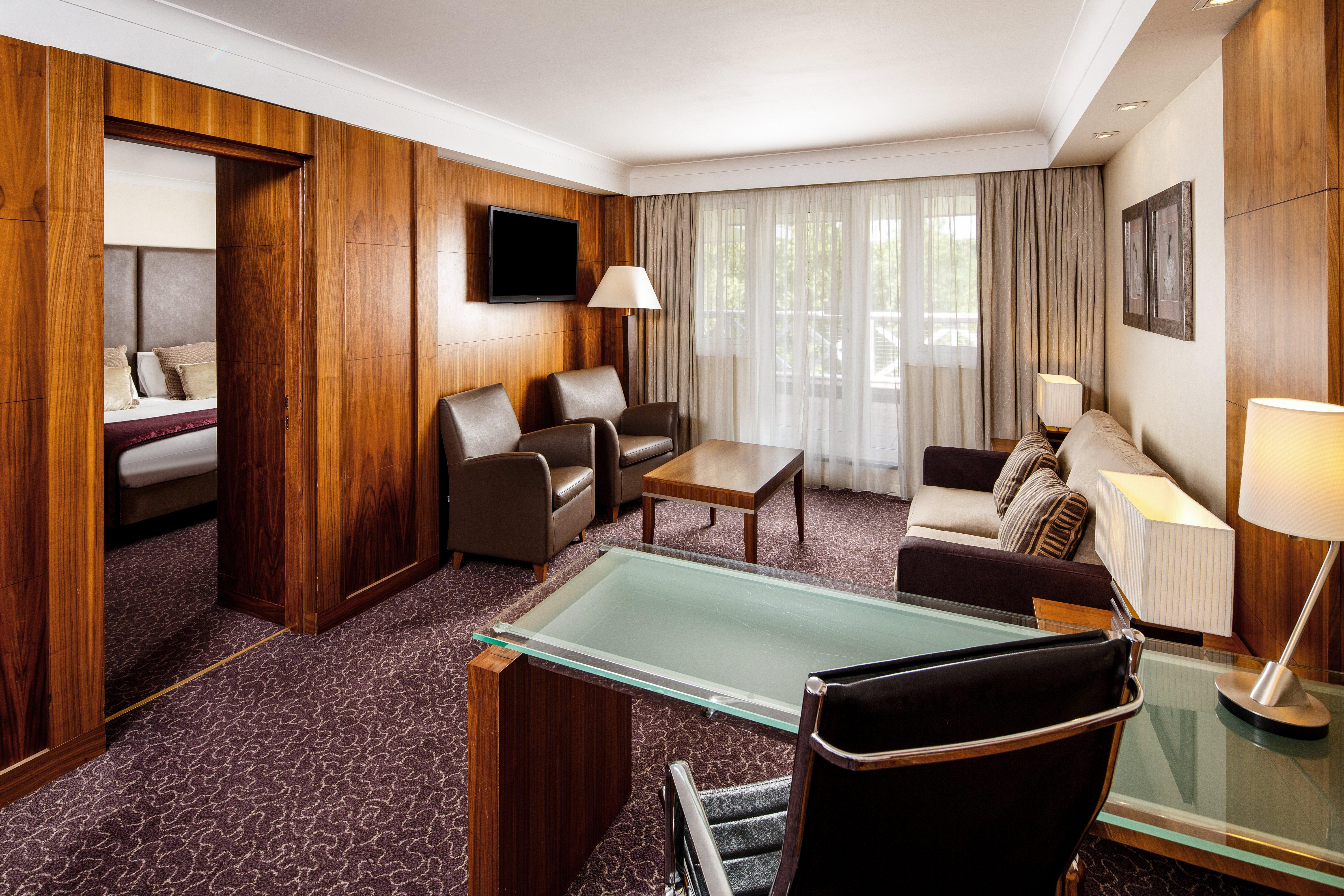 Crowne Plaza Reading Hotel Exterior photo