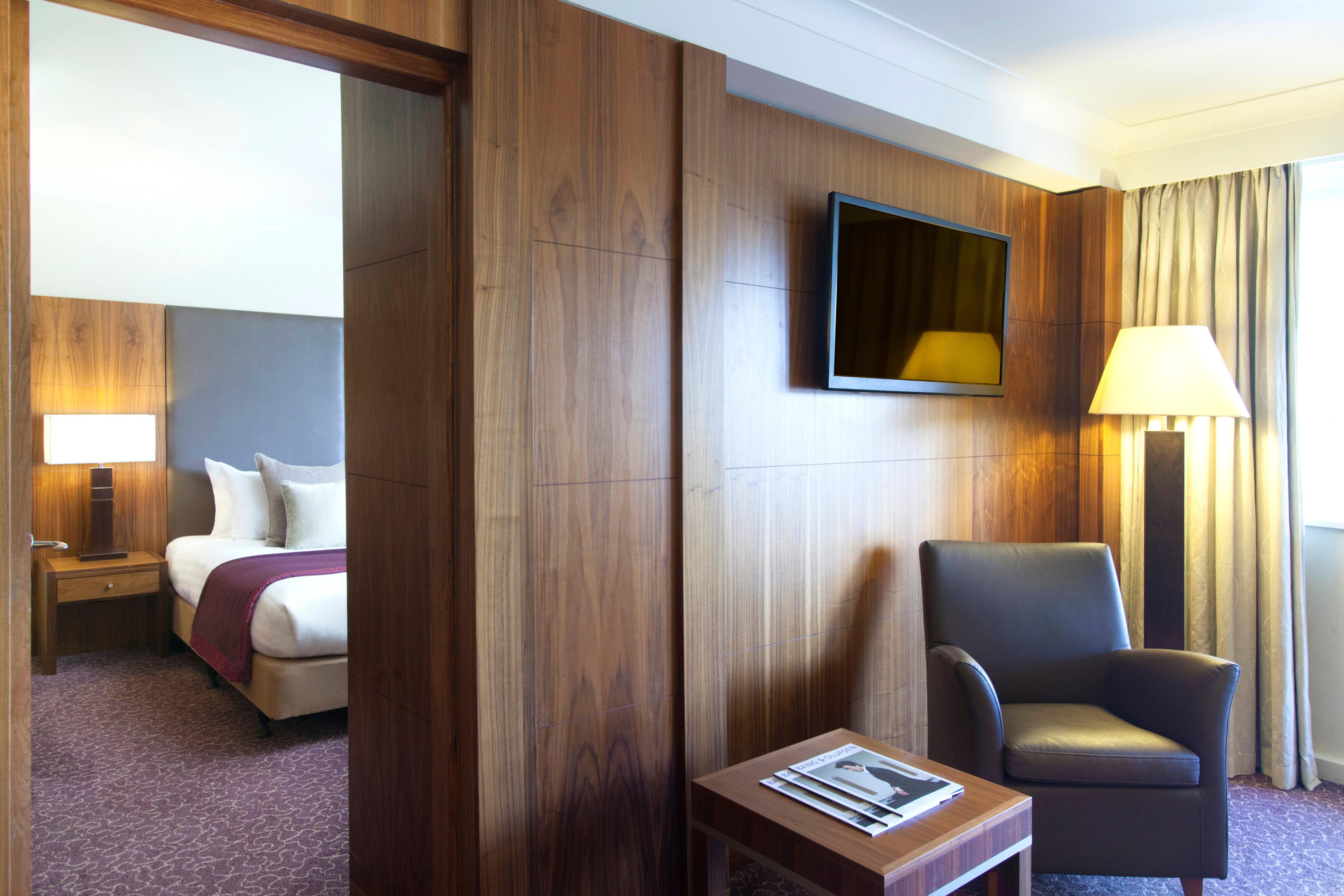 Crowne Plaza Reading Hotel Exterior photo