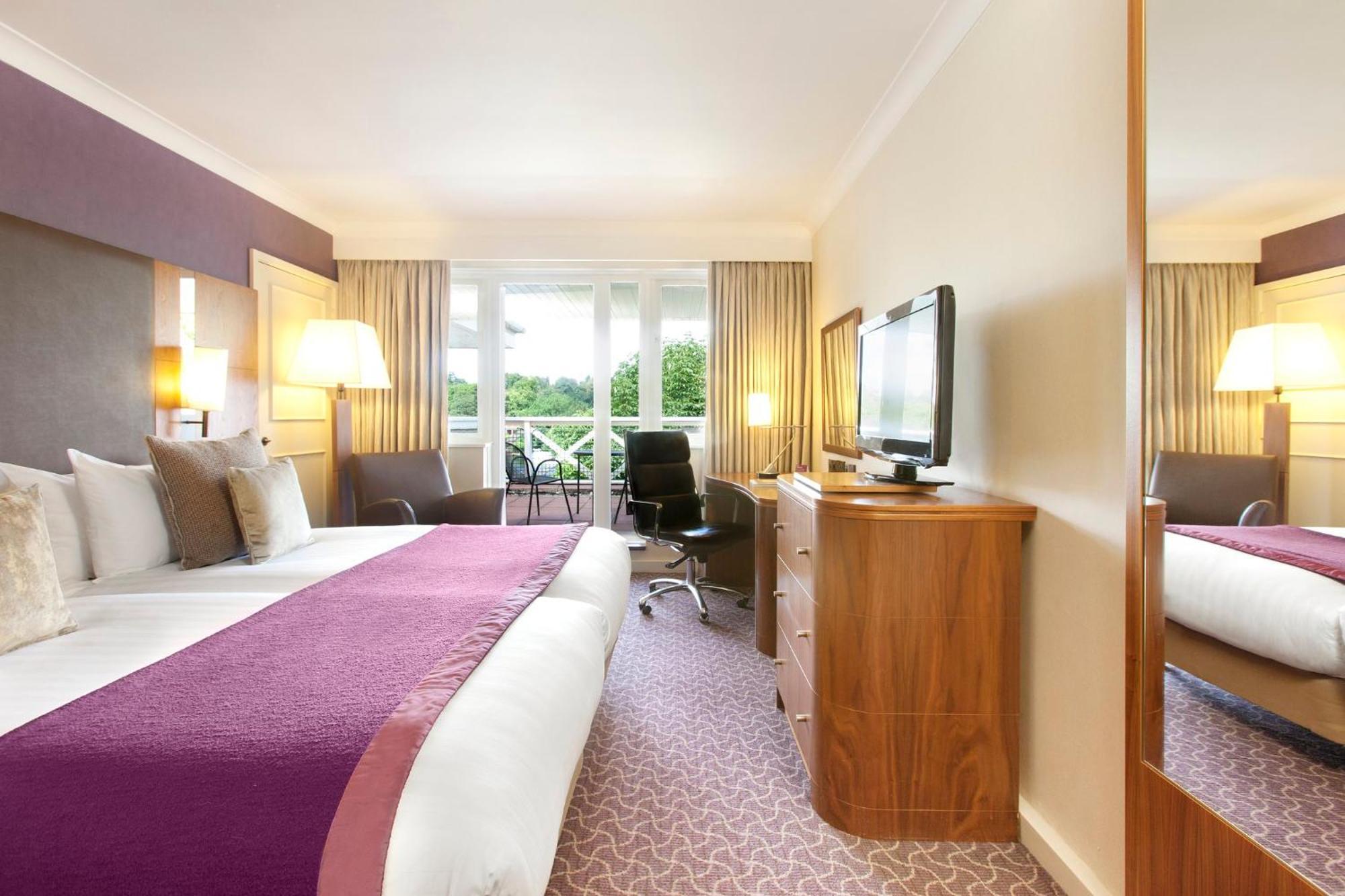 Crowne Plaza Reading Hotel Exterior photo